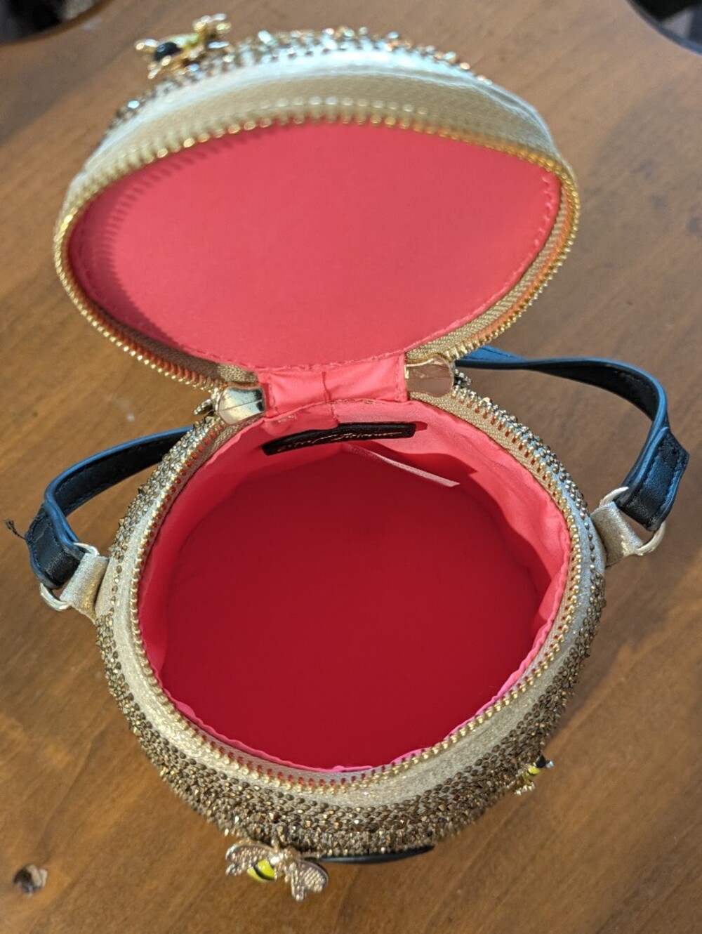 Betsey Johnson Kitsch Queen Bee Crystal Crossbody Bag - Picture 8 of 9